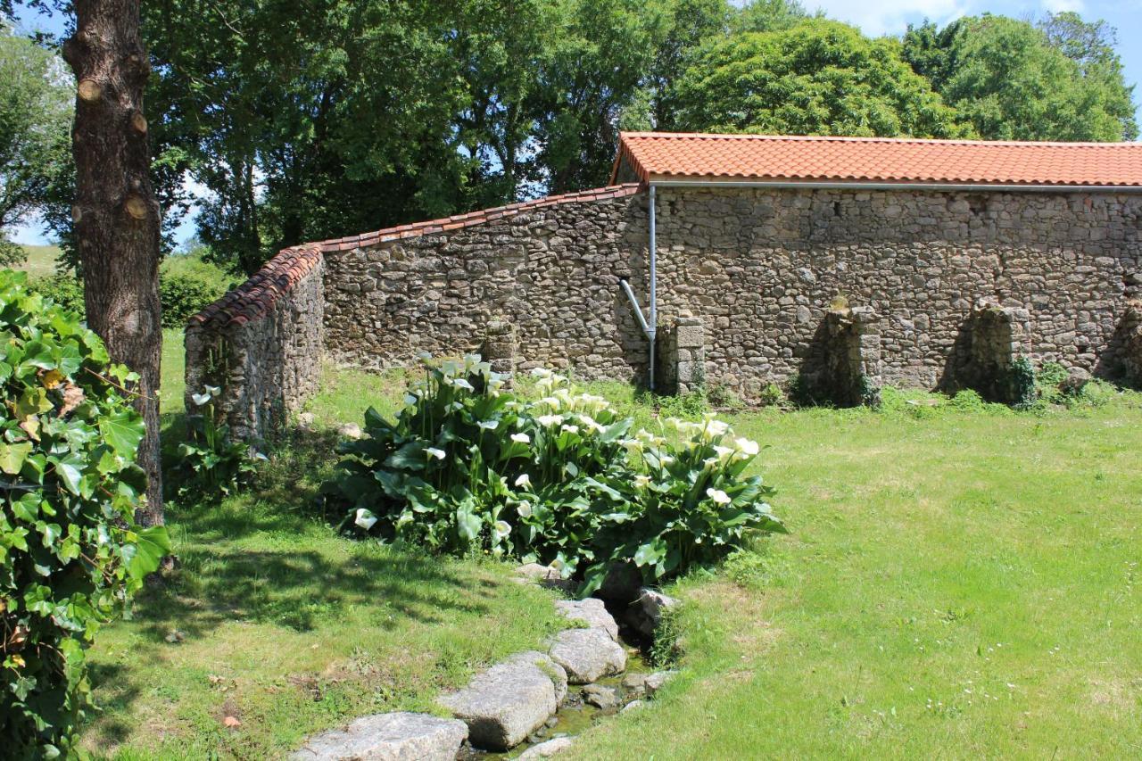 Chambres D'Hotes Logis Charrier Le Petit Bignon Les Epesses Exterior photo