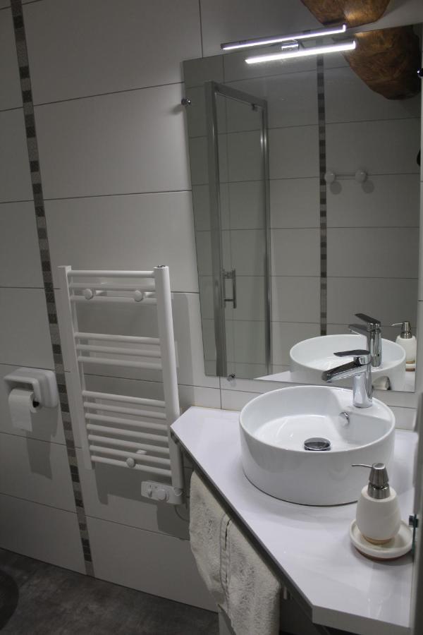 Chambres D'Hotes Logis Charrier Le Petit Bignon Les Epesses Exterior photo